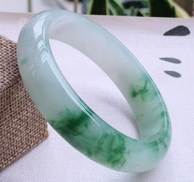 硒玉值钱吗？探究硒玉的价值、好处和价格
