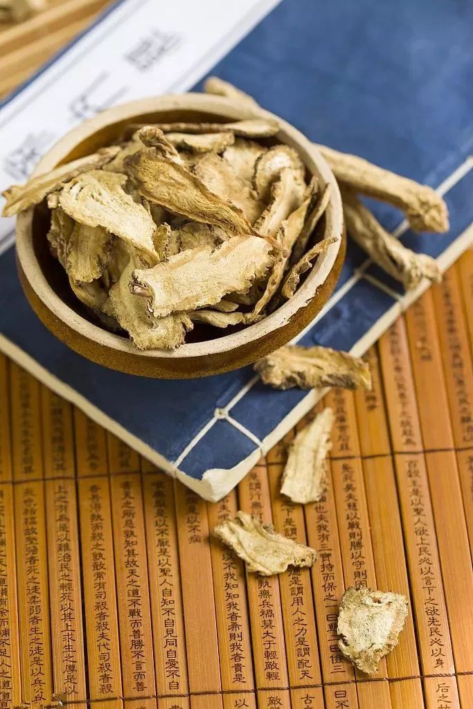 补硒元素能治疗白发吗