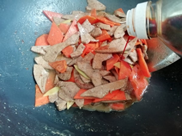 孩子缺钙锌硒吃什么补