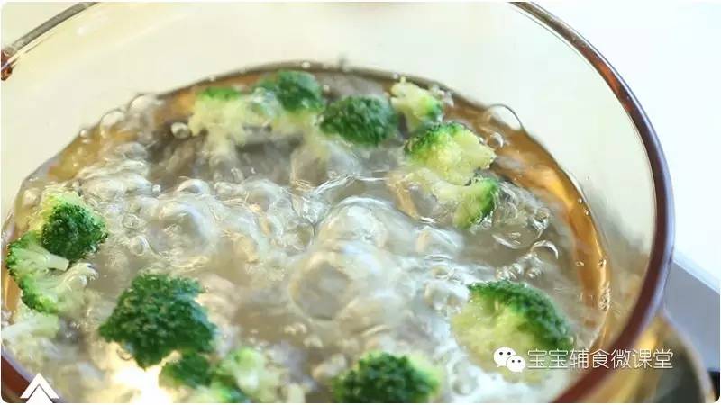 鸡肝中补硒吗