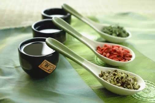 补硒后红色尿