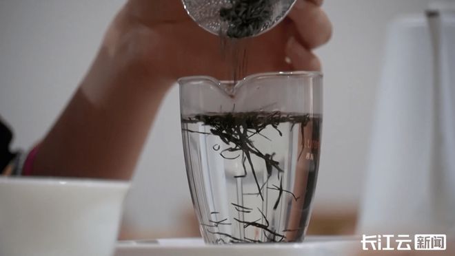 巴东红富硒茶