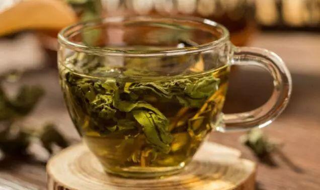 晚上喝富硒茶