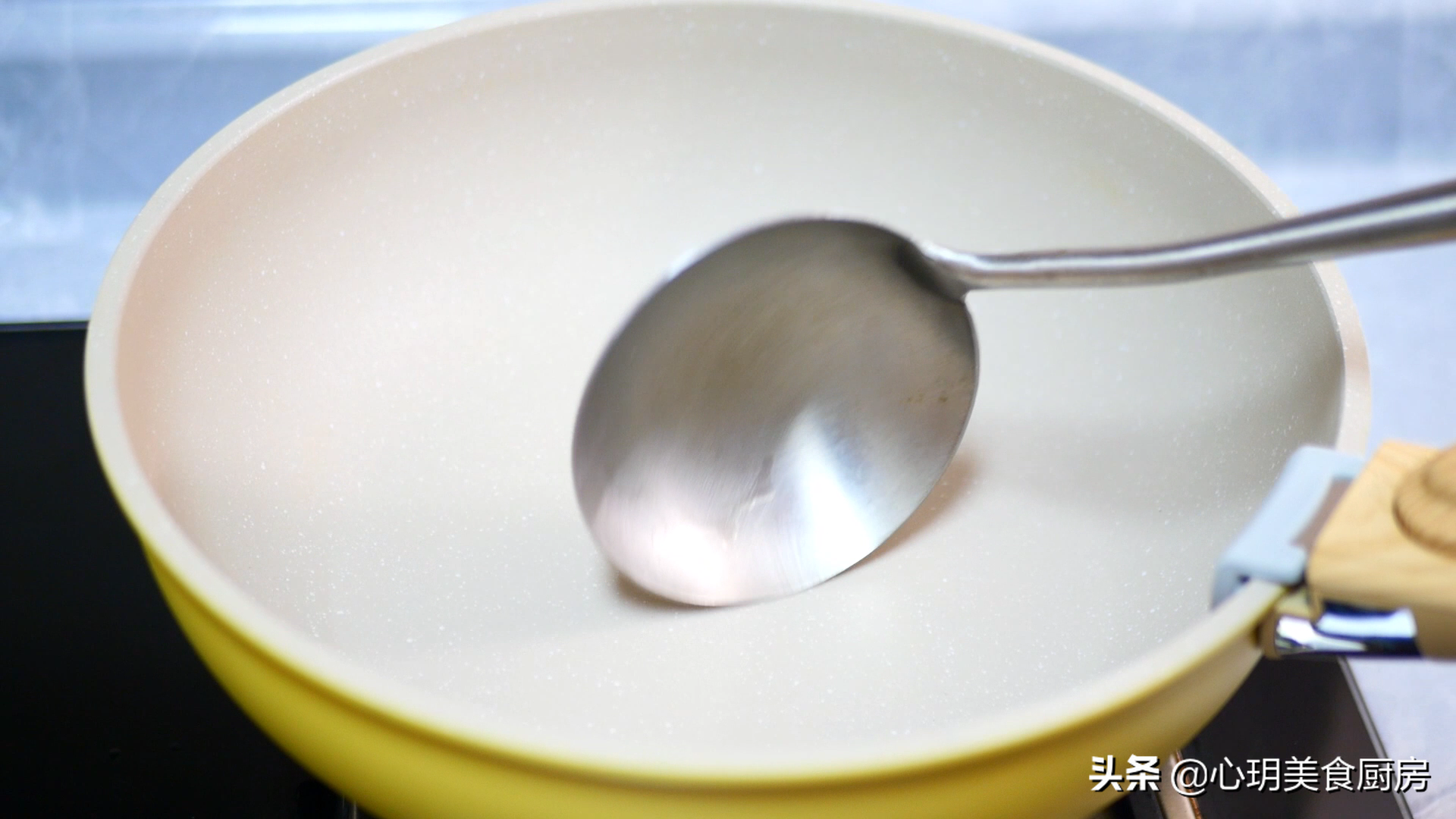 用铁锅做饭可以补铁吗