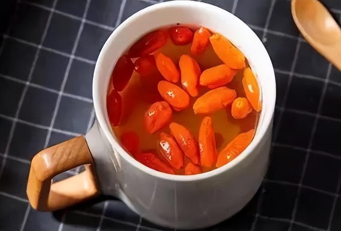 补硒后尿液清澈
