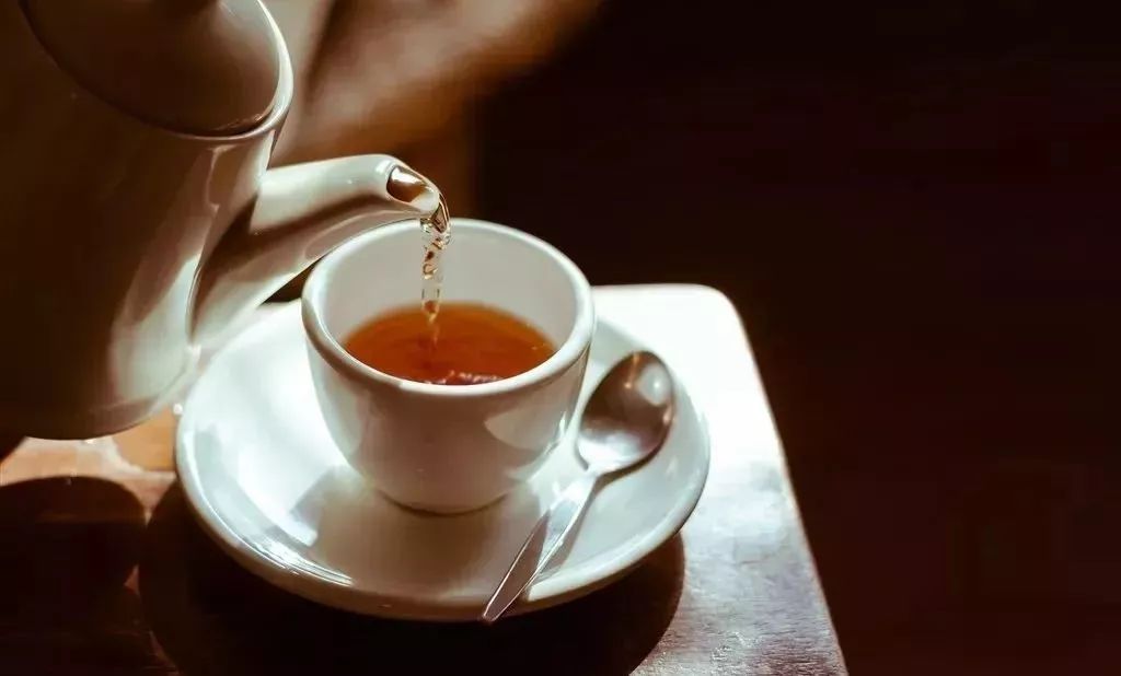 富硒茶煮了变红