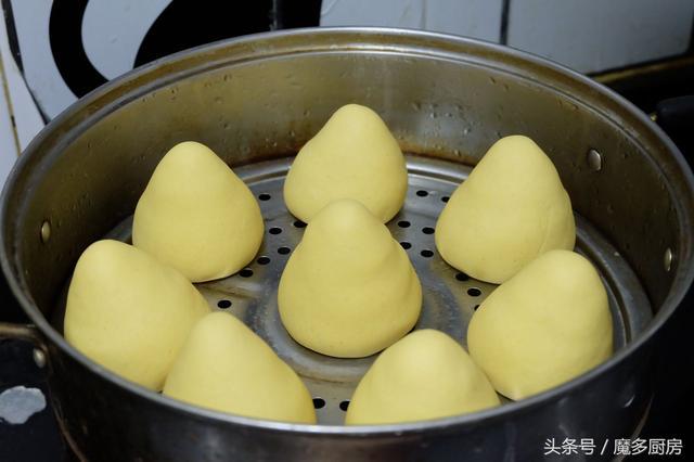 一个小时做出来的馒头，柔软美味自带香甜，颜色金灿灿，要常吃！