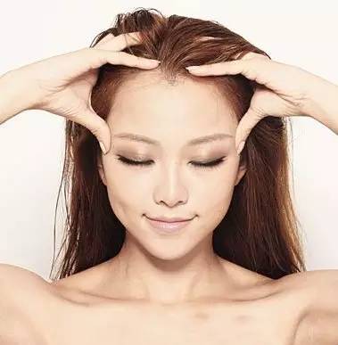 指甲软可以补硒吗
