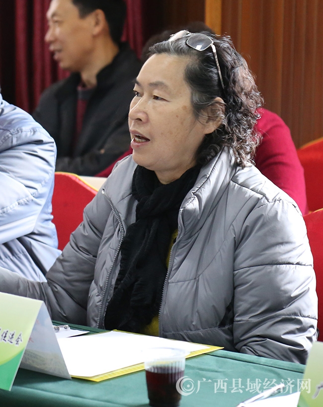 杨丽英.jpg