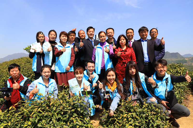 天方富硒茶代言人