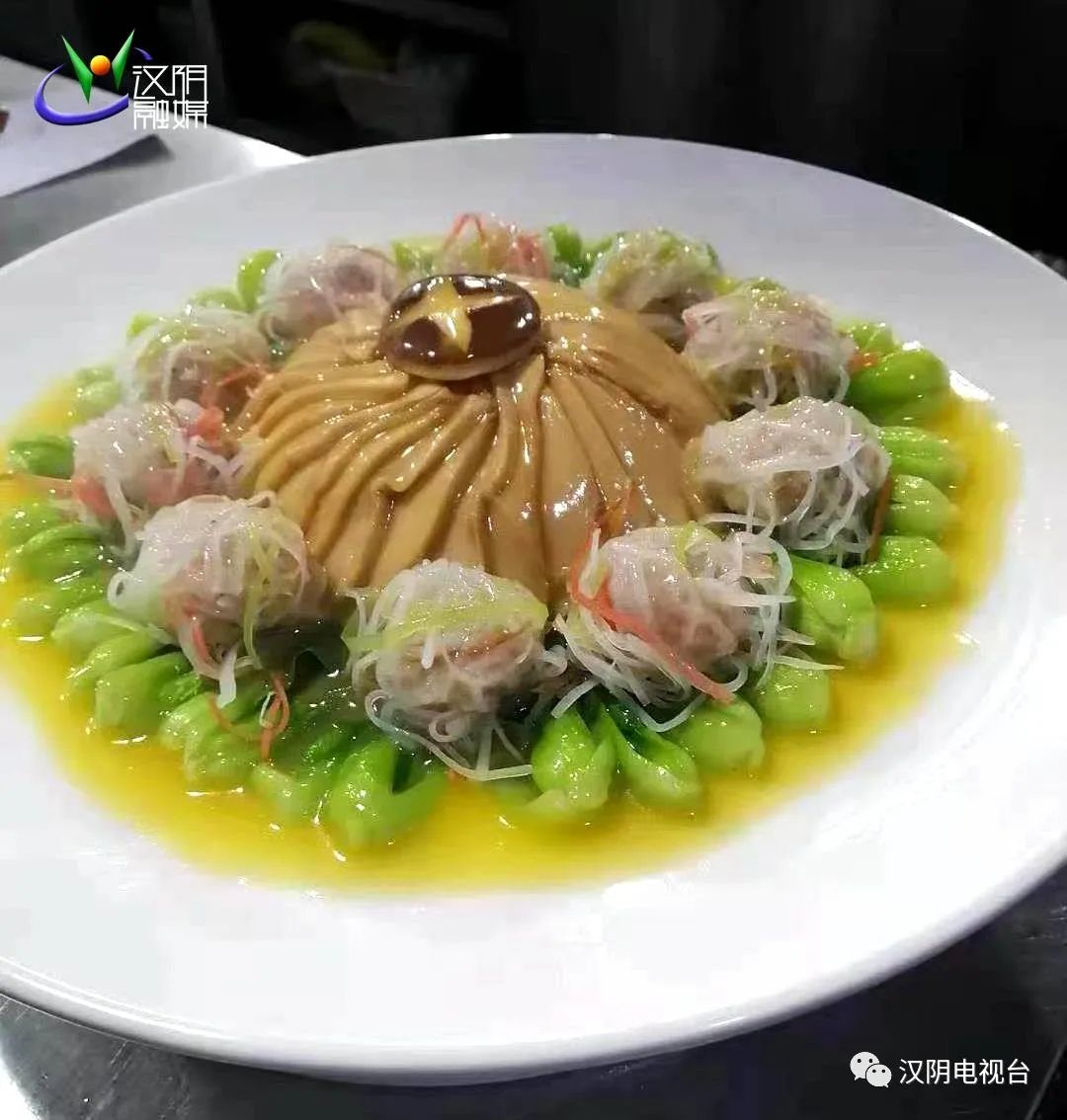 富硒大米蒸熟后粘