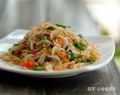 老年人腿抽筋吃什么钙片补钙最好