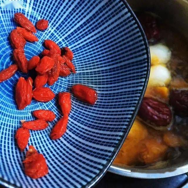 桂圆补铁吗