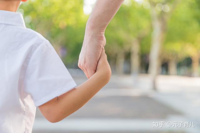 咬指甲缺什么微量元素