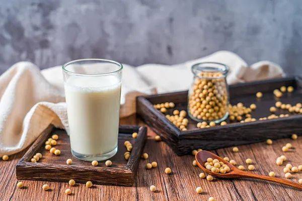 豆浆和牛奶哪个更补钙