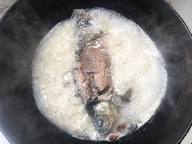 鲫鱼补钙吗