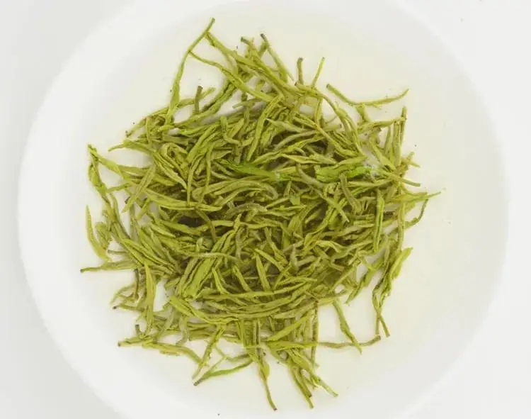 巴山雀舌富硒茶广告
