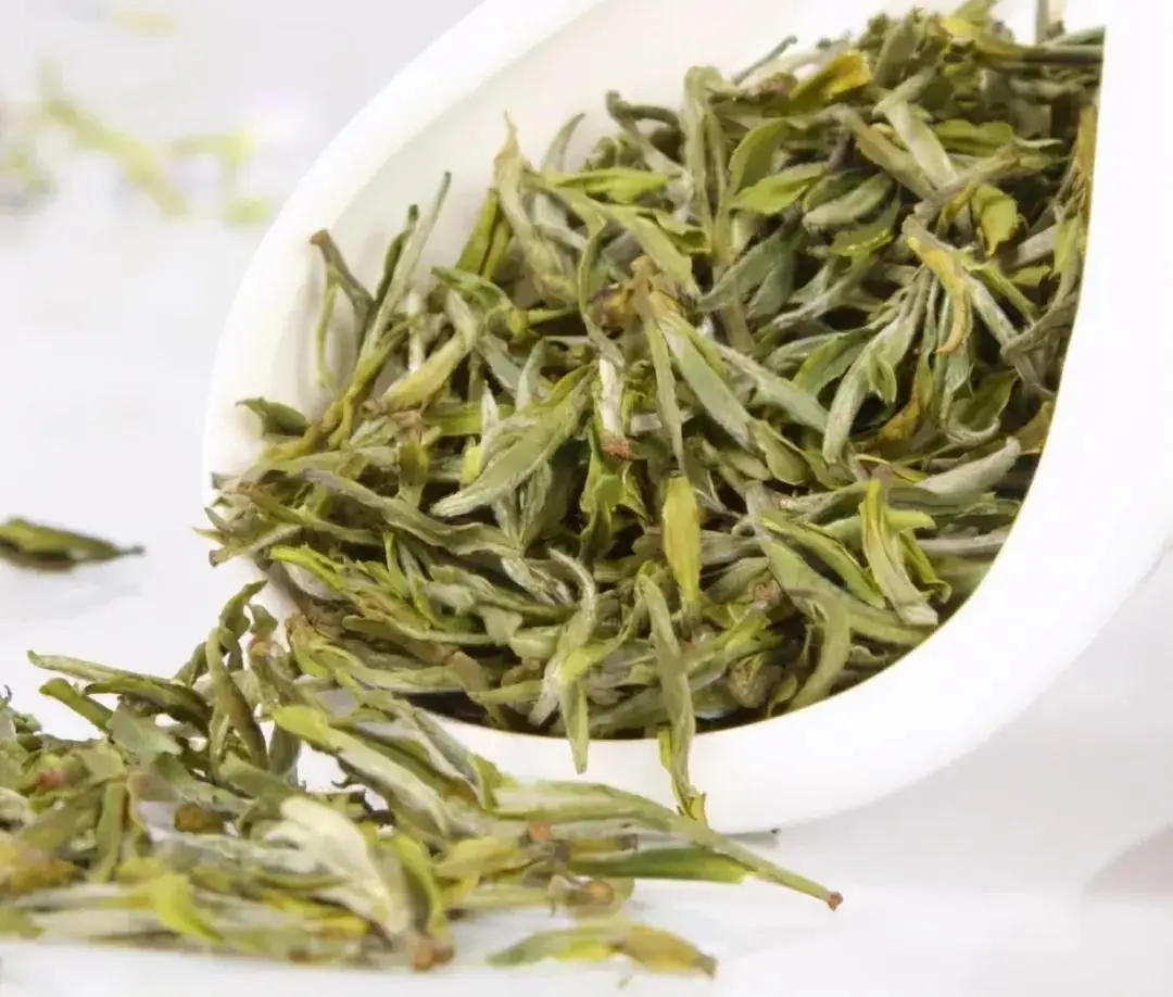 巴山雀舌富硒茶广告