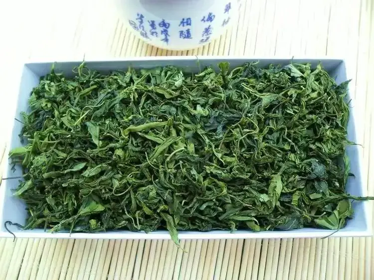巴山雀舌富硒茶广告