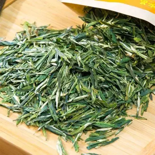 巴山雀舌富硒茶广告