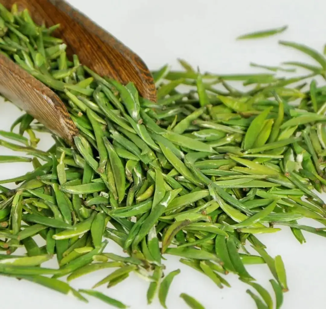 巴山雀舌富硒茶广告