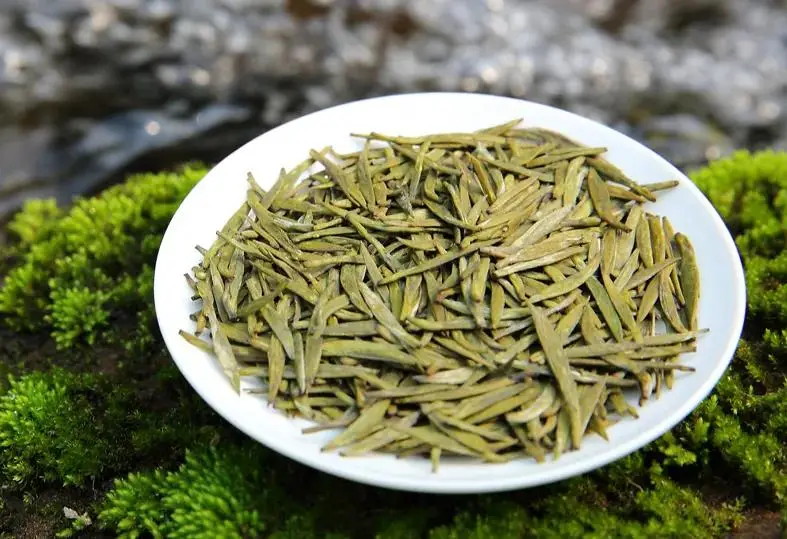 巴山雀舌富硒茶广告