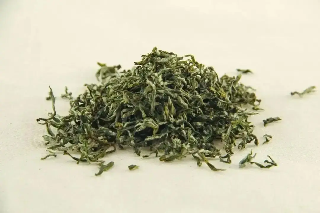 巴山雀舌富硒茶广告