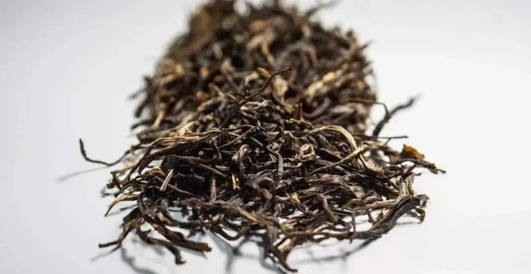 巴山雀舌富硒茶广告