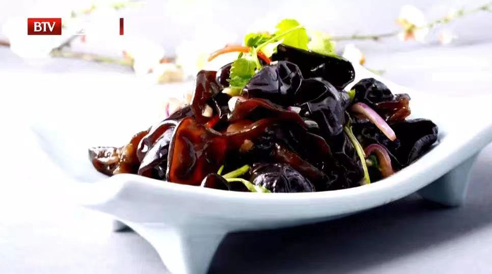 菠菜补铁吗