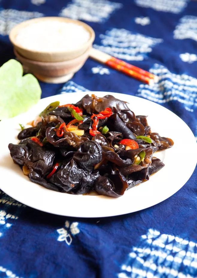 干桑葚泡水喝能不能补硒