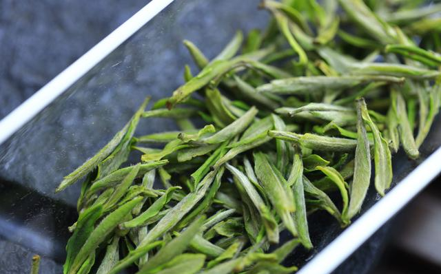 富硒红茶与普洱茶的区别