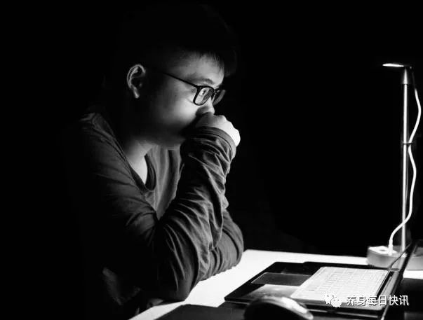 吃硒产品为什么大便发黑