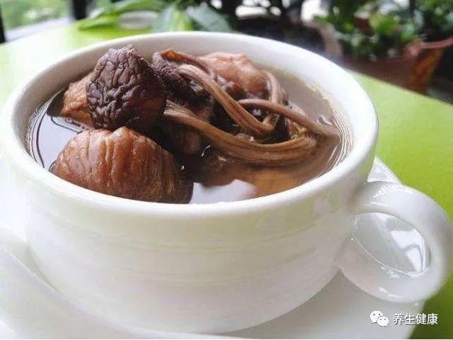 每天吃一片硒好吗