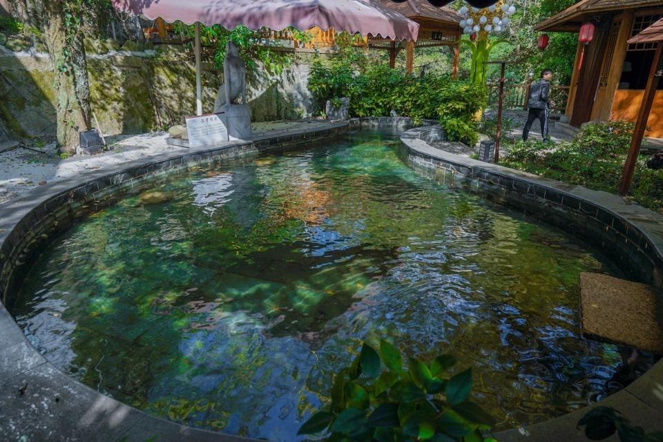 富硒泉矿泉水