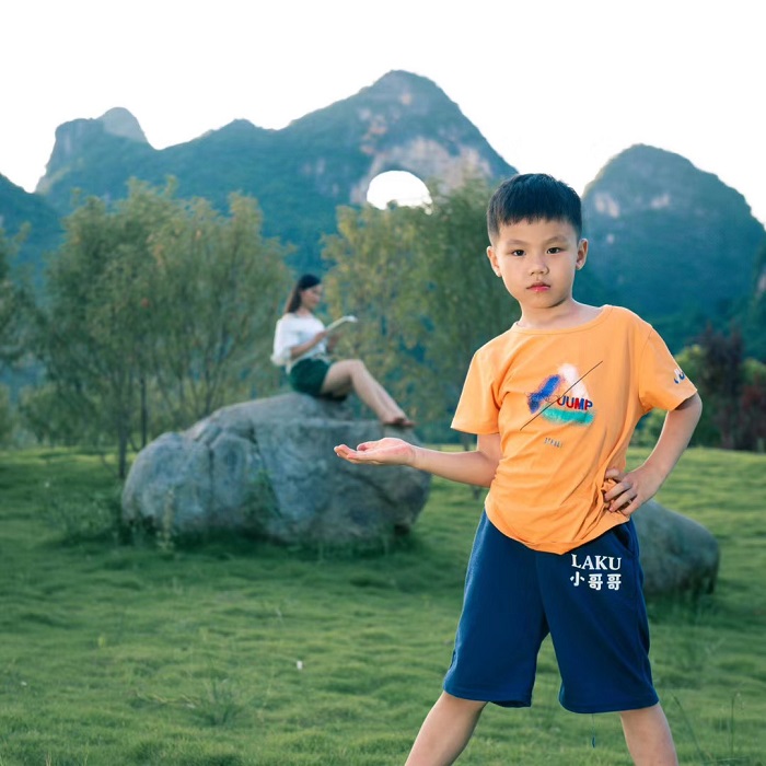 阳朔月亮山