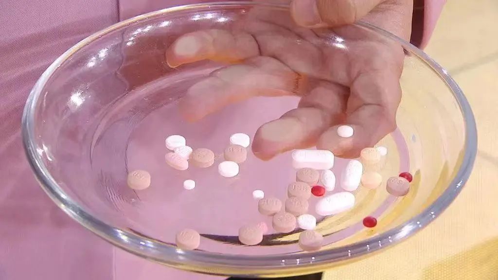 甲亢补硒的药(甲亢甲减症状区别)-硒宝网