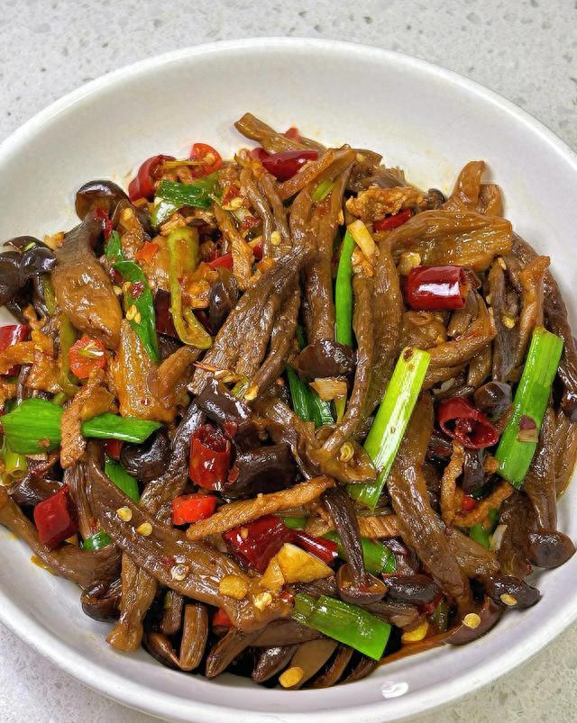 狗需要补硒吗（魔芋鹿茸菇山药硒含量）-硒宝网